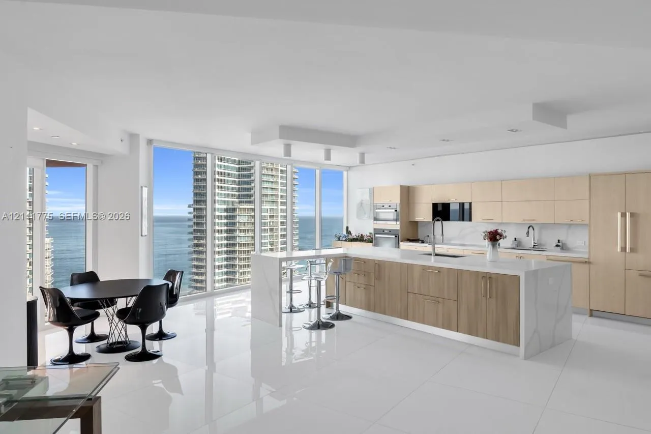 300 S Pointe Drive #3105