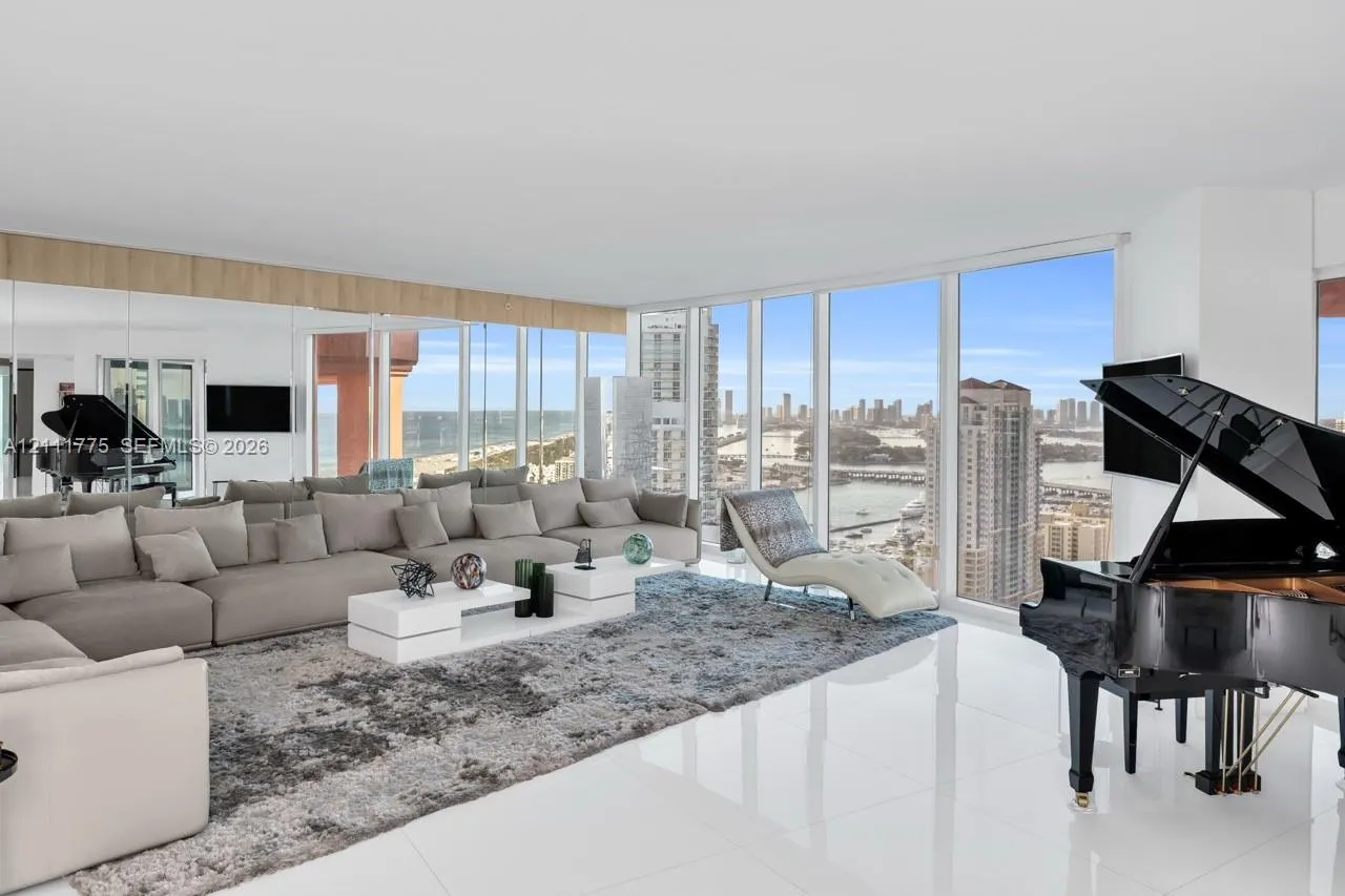 300 S Pointe Drive #3105
