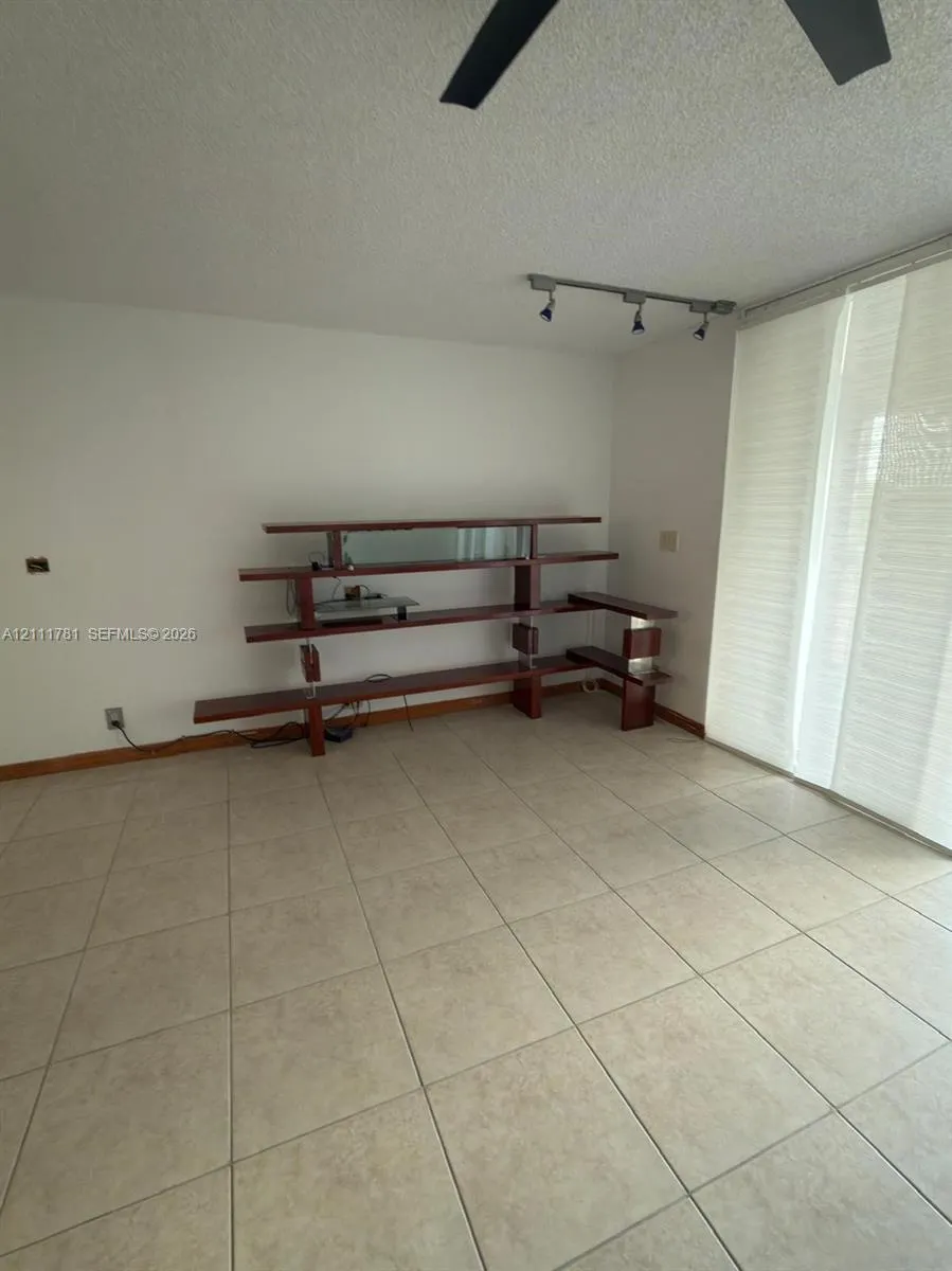 900 NE 12th Avenue #401