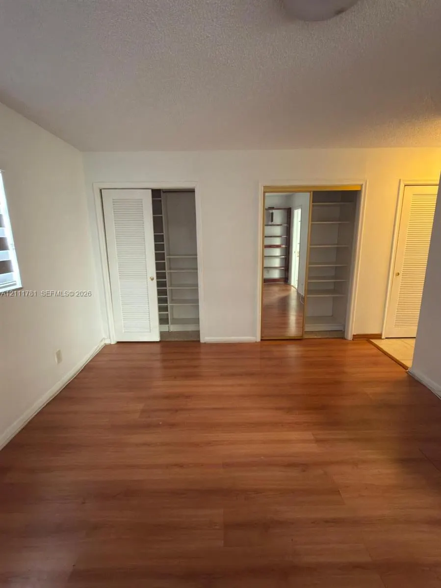900 NE 12th Avenue #401