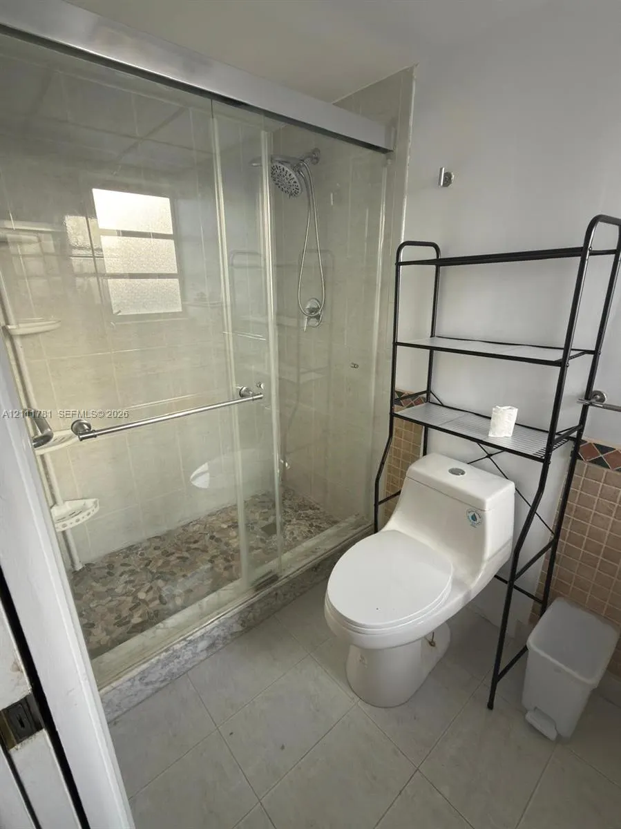 900 NE 12th Avenue #401