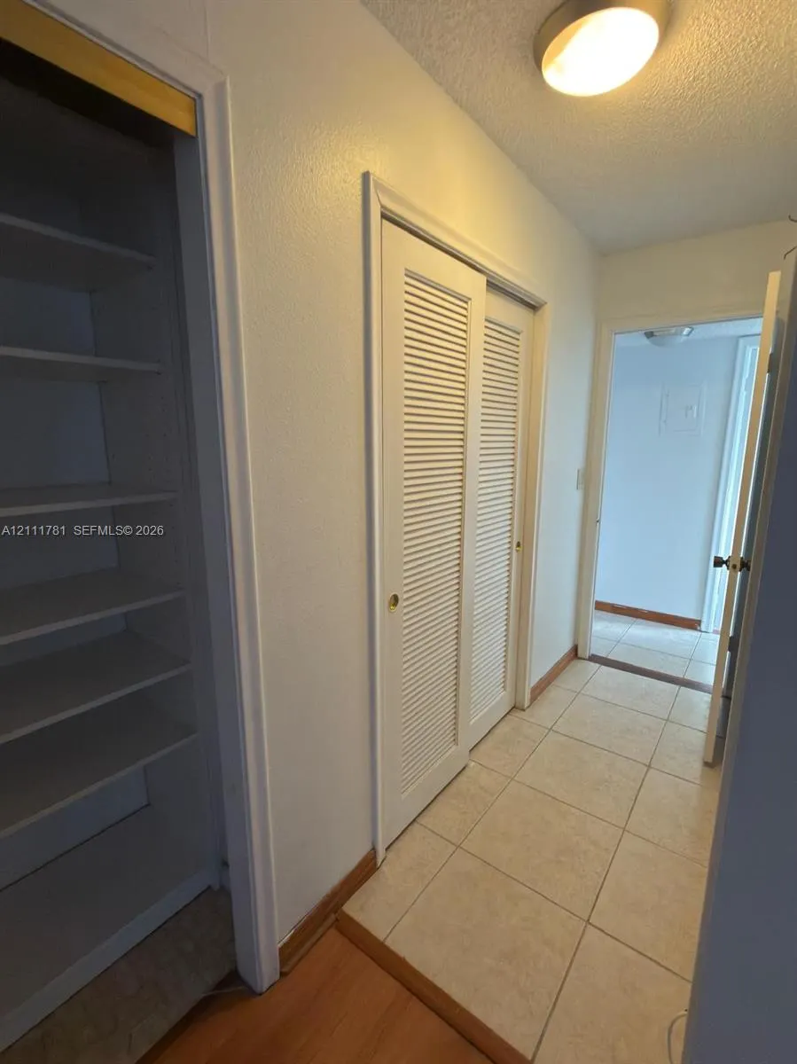 900 NE 12th Avenue #401