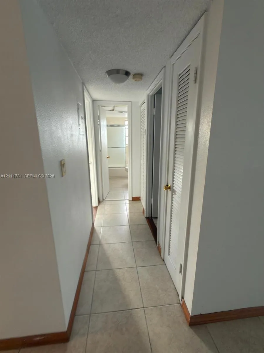 900 NE 12th Avenue #401