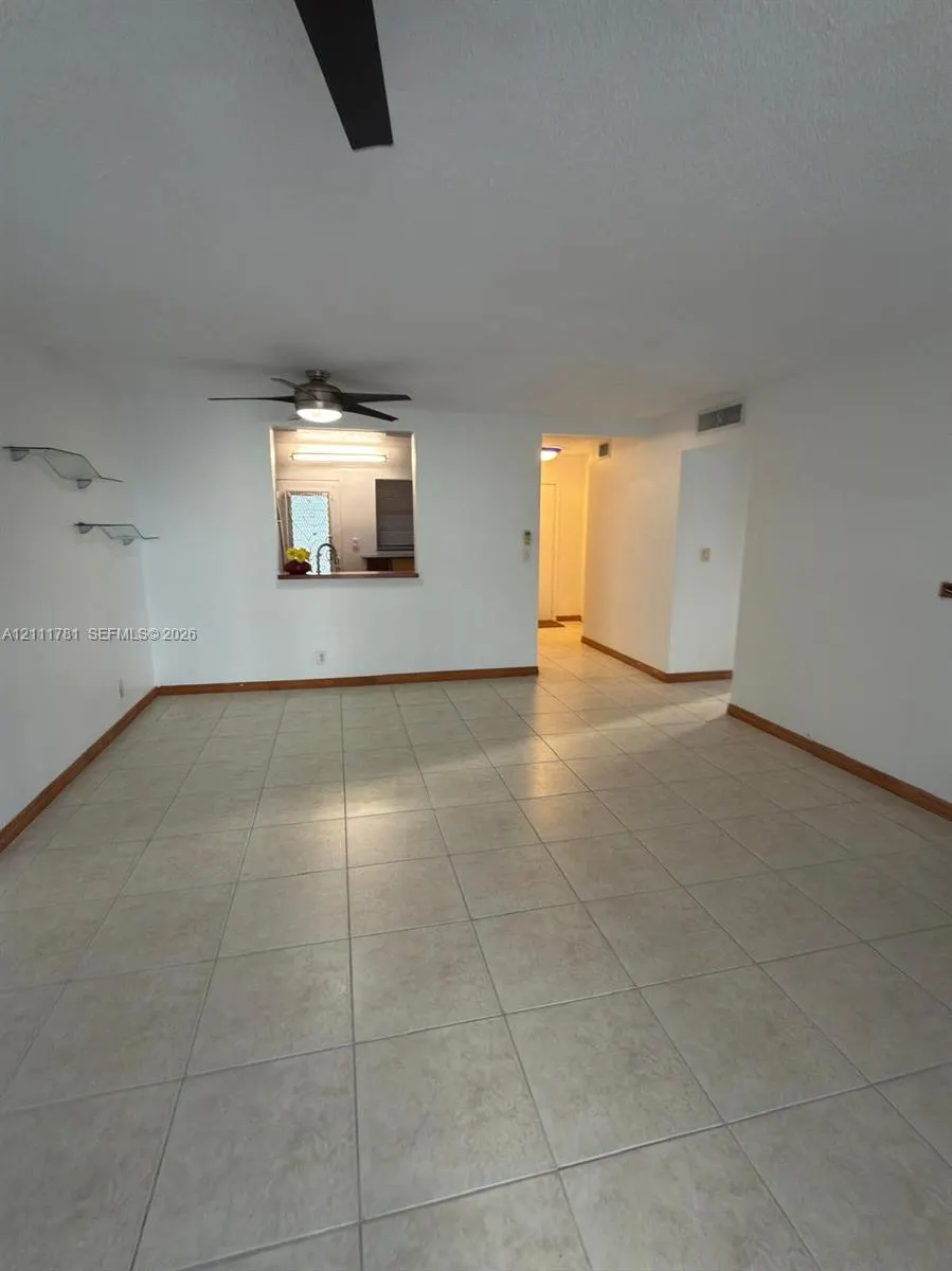 900 NE 12th Avenue #401
