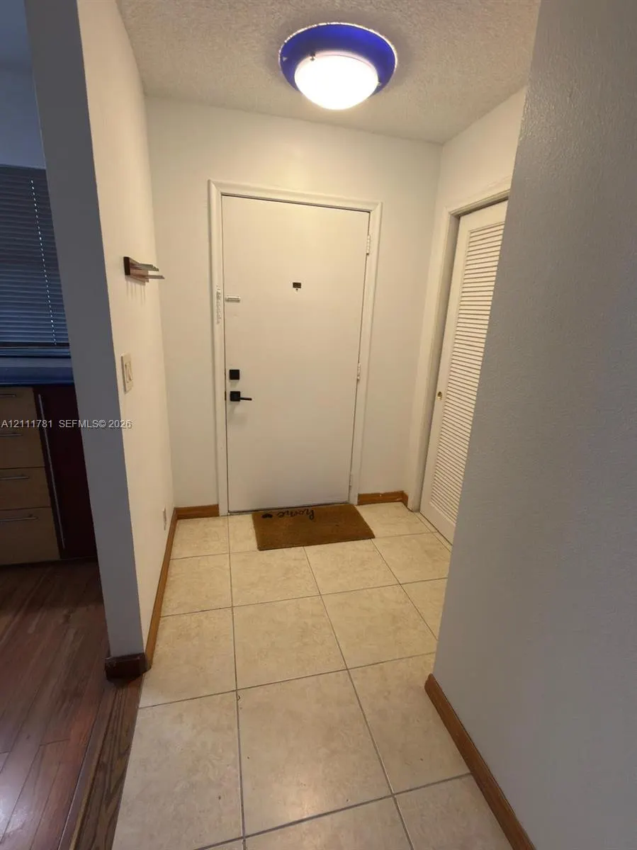 900 NE 12th Avenue #401