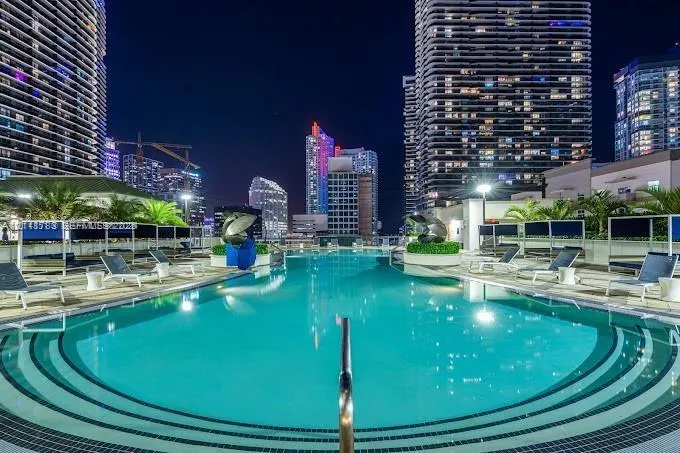 999 SW 1st Avenue #2910