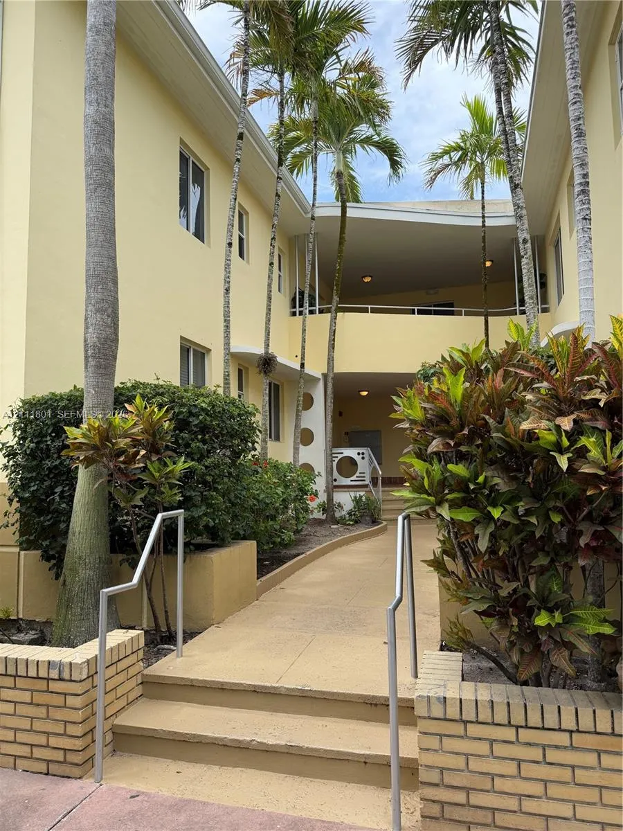 2931 Sheridan Avenue #9
