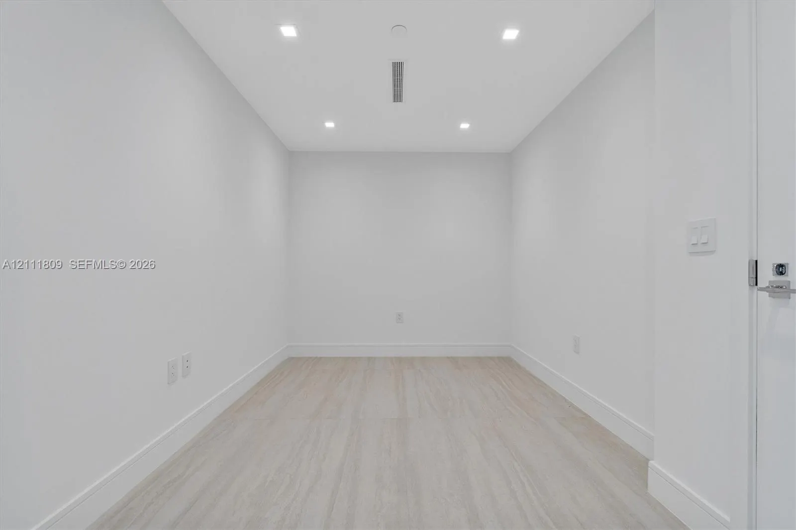 2411 Laguna Circle #2304