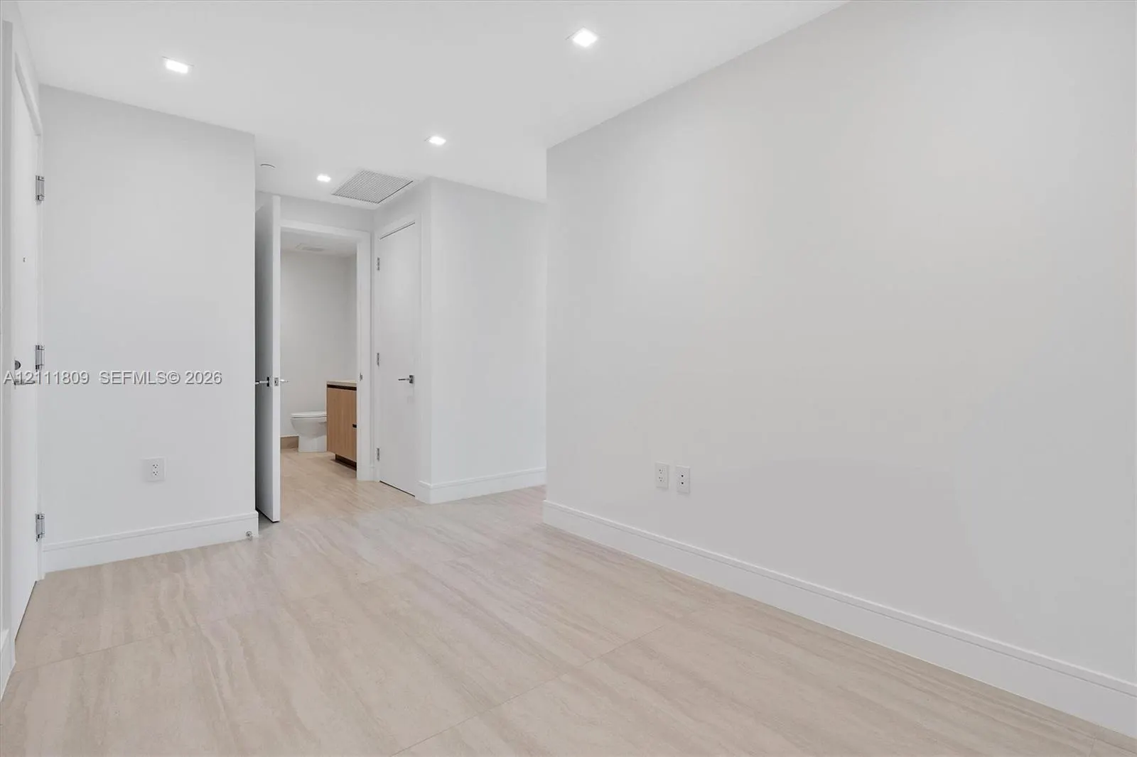 2411 Laguna Circle #2304