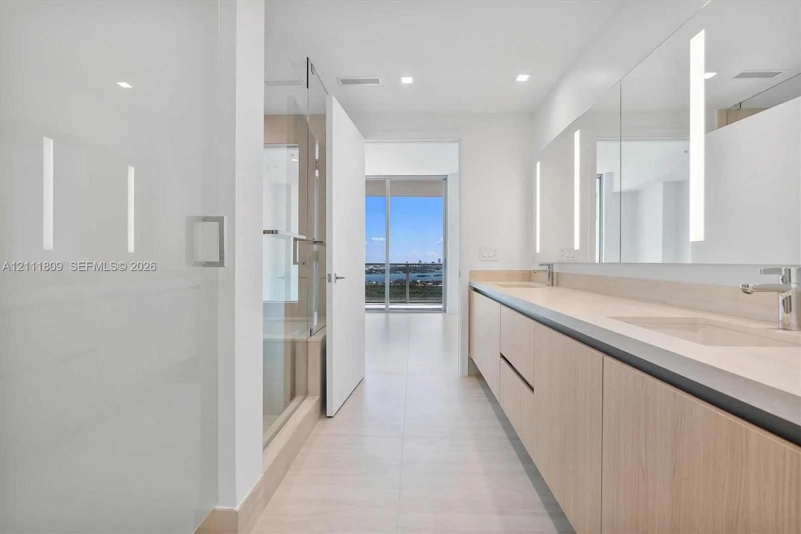 2411 Laguna Circle #2304