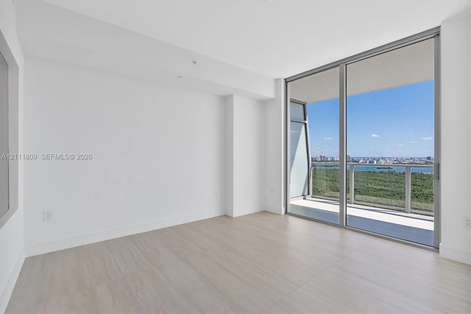 2411 Laguna Circle #2304