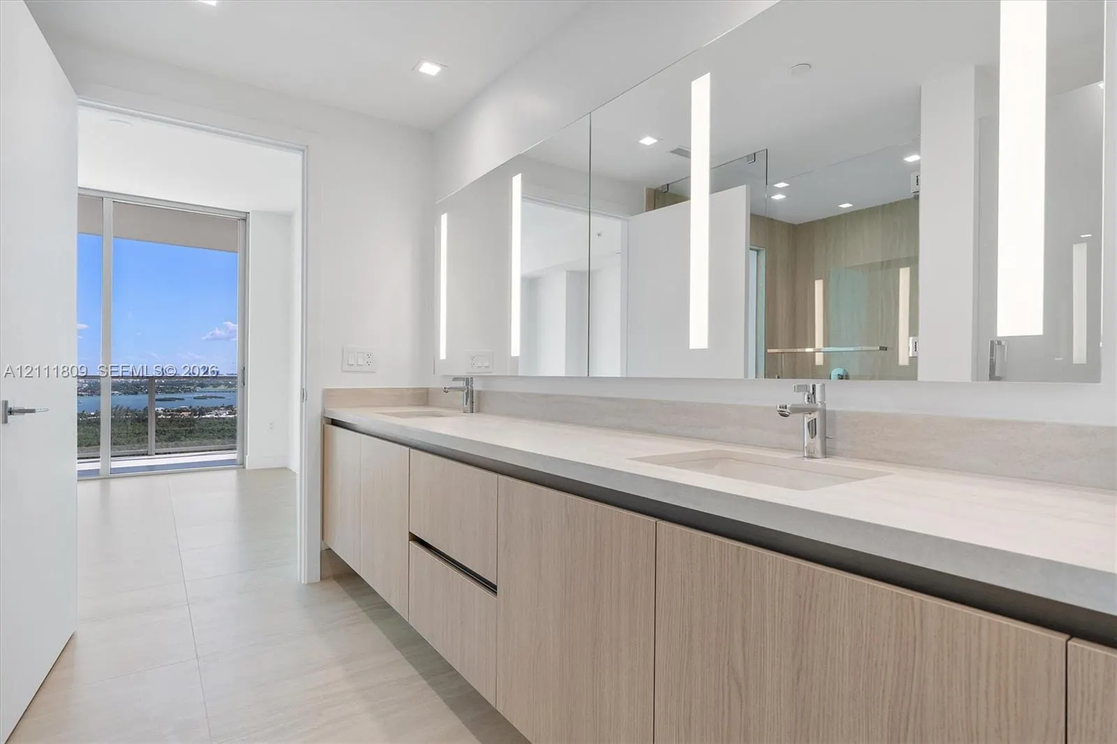 2411 Laguna Circle #2304