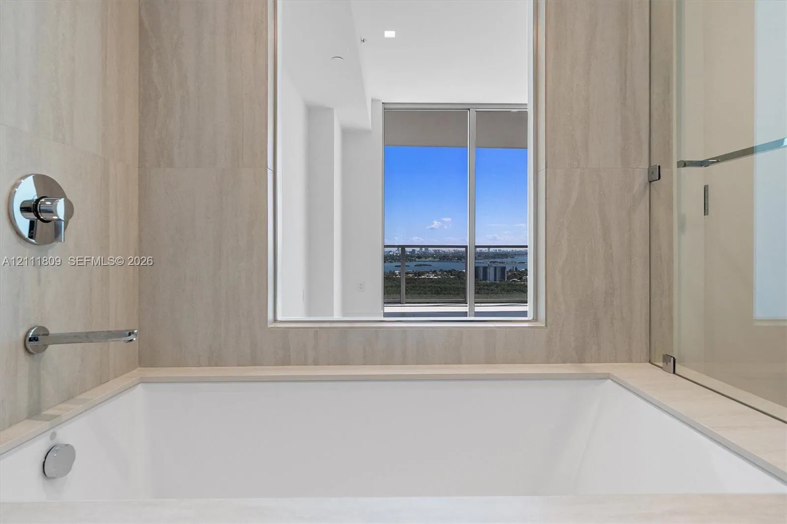 2411 Laguna Circle #2304