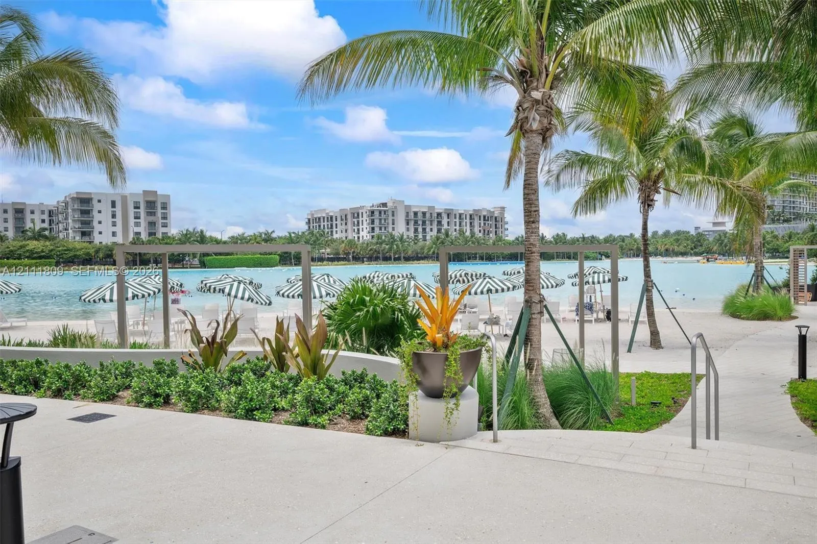 2411 Laguna Circle #2304