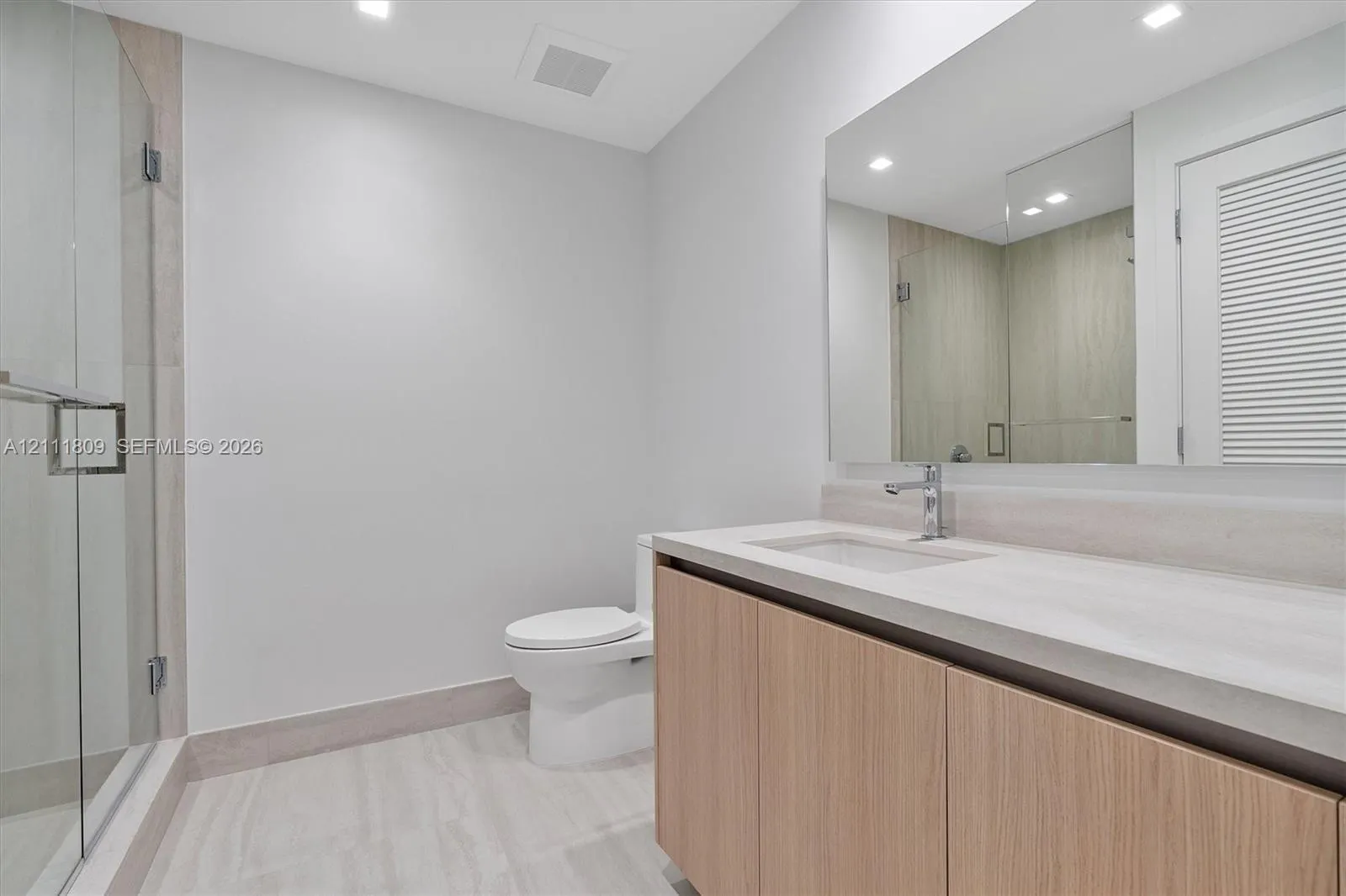 2411 Laguna Circle #2304