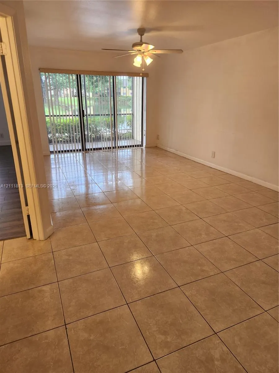 4086 N Pine Island Road #510