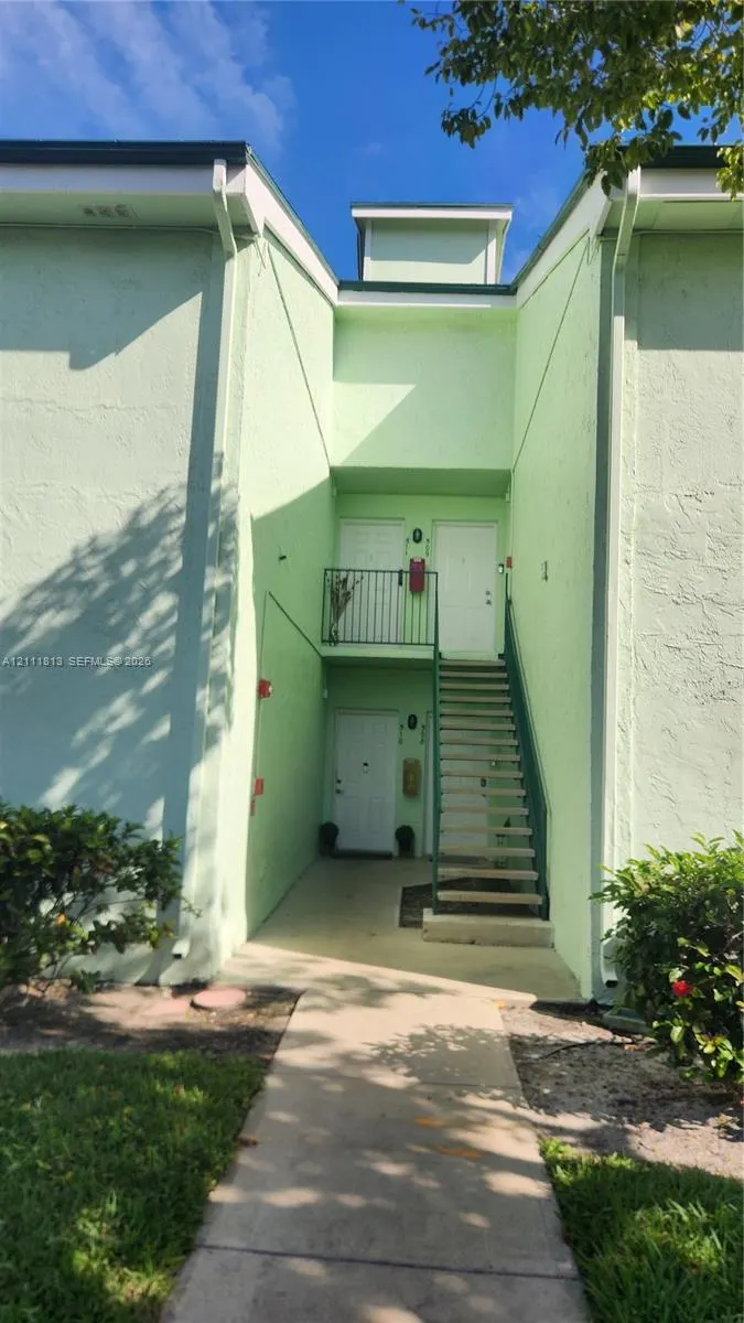 4086 N Pine Island Road #510