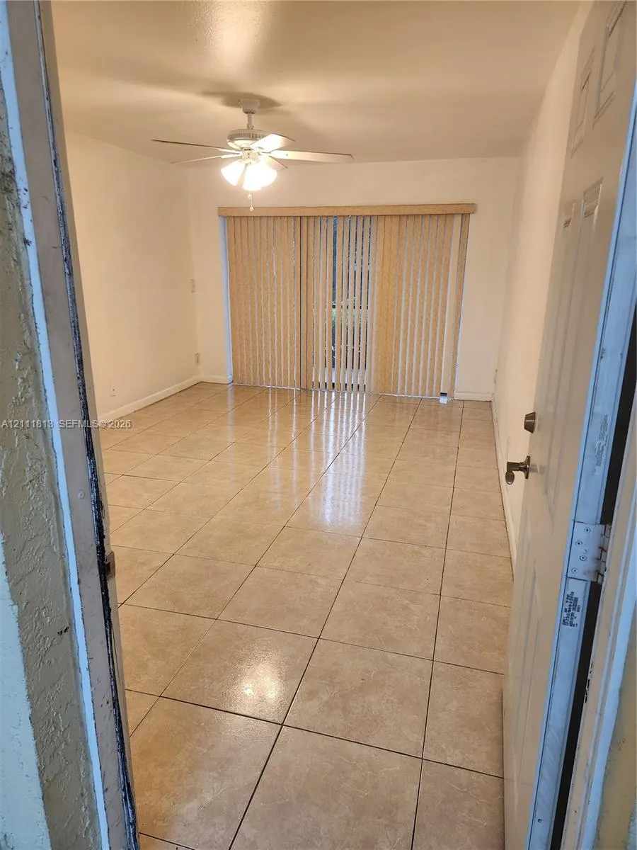 4086 N Pine Island Road #510