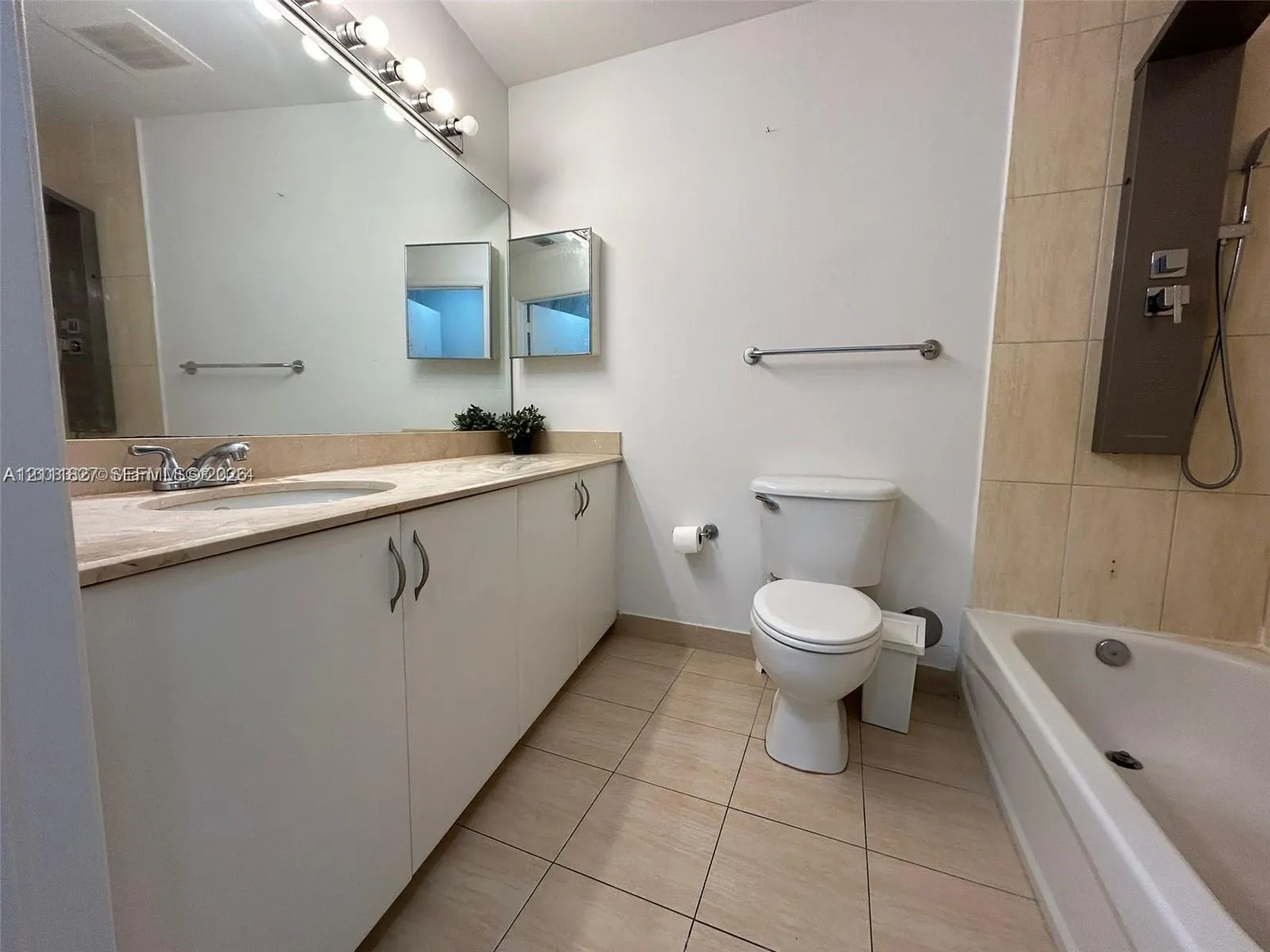 1750 N Bayshore Drive #1106
