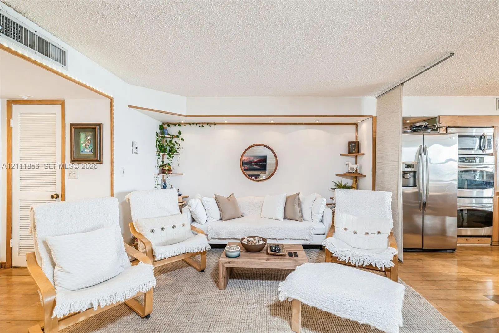 6423 Collins Avenue #1602