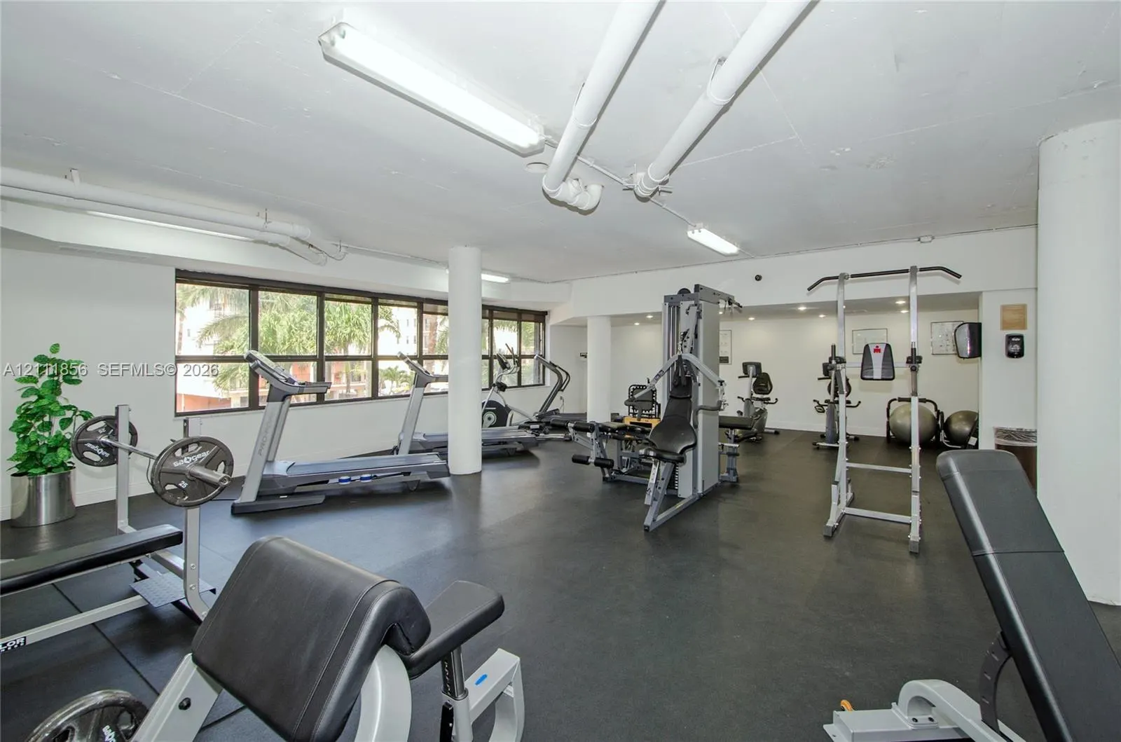 6423 Collins Avenue #1602