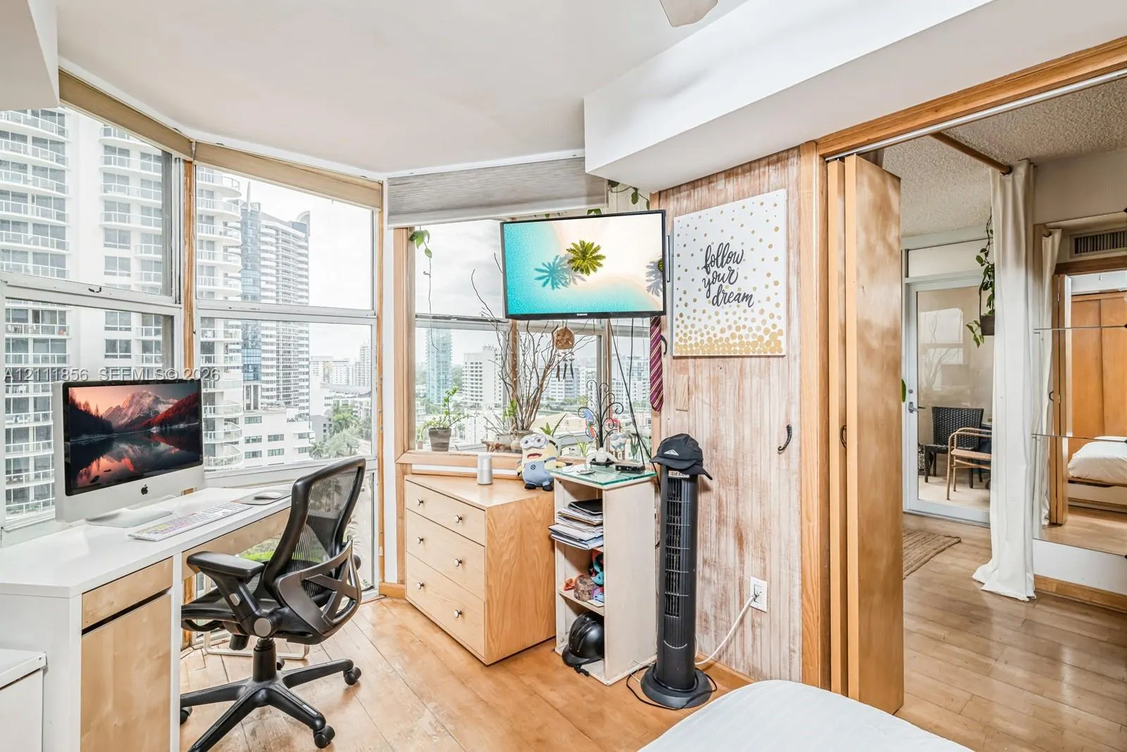 6423 Collins Avenue #1602