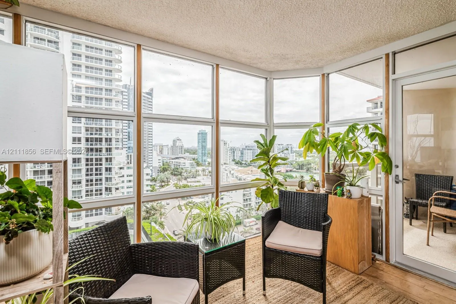 6423 Collins Avenue #1602