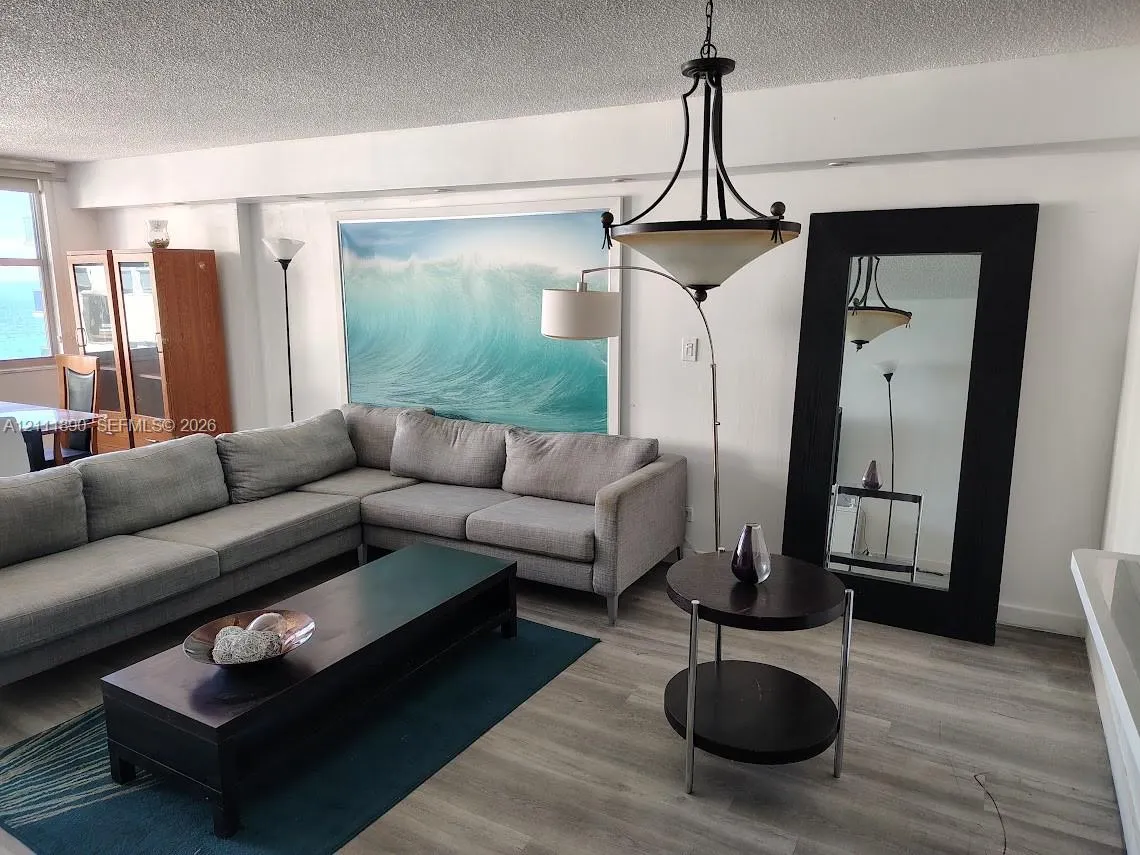 6039 Collins Avenue #1710
