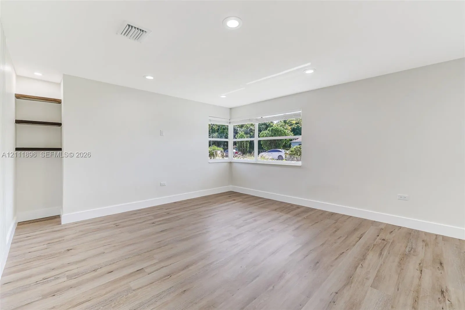 955 33rd Street