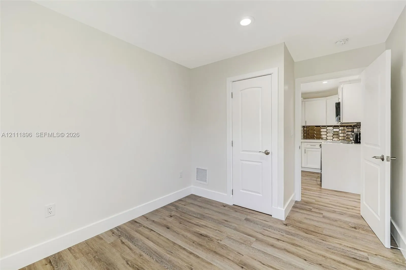 955 33rd Street