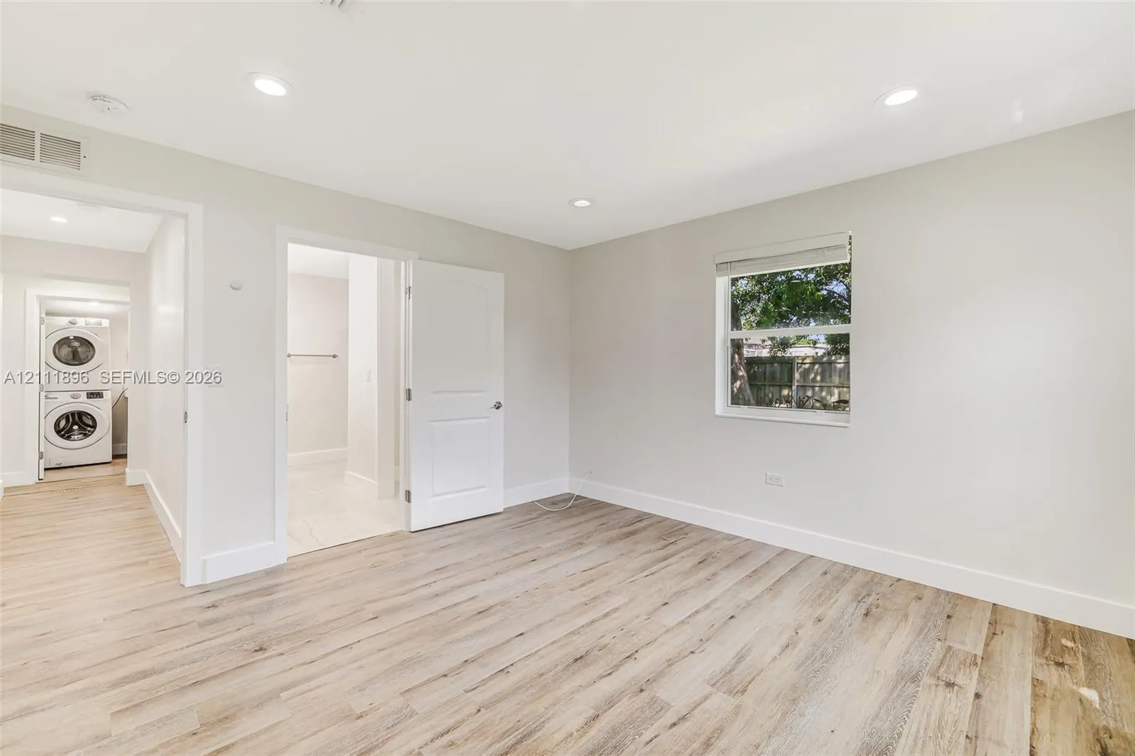 955 33rd Street