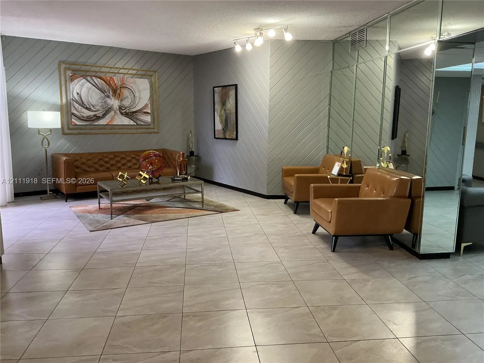 1400 Saint Charles Place #PH20