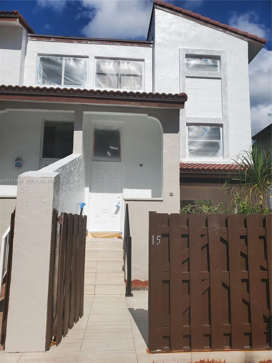9961 NW 9th St Circle #15-18