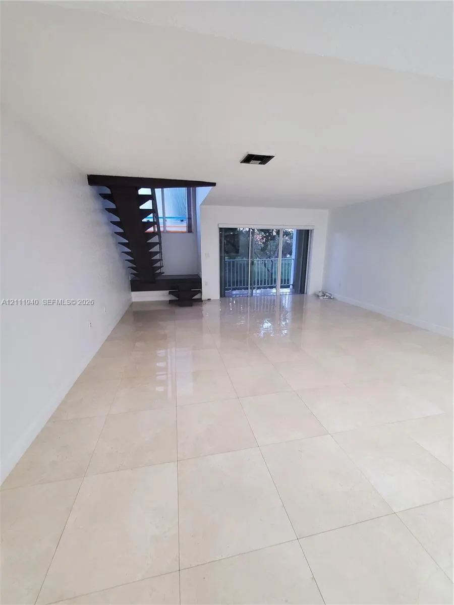 9961 NW 9th St Circle #15-18