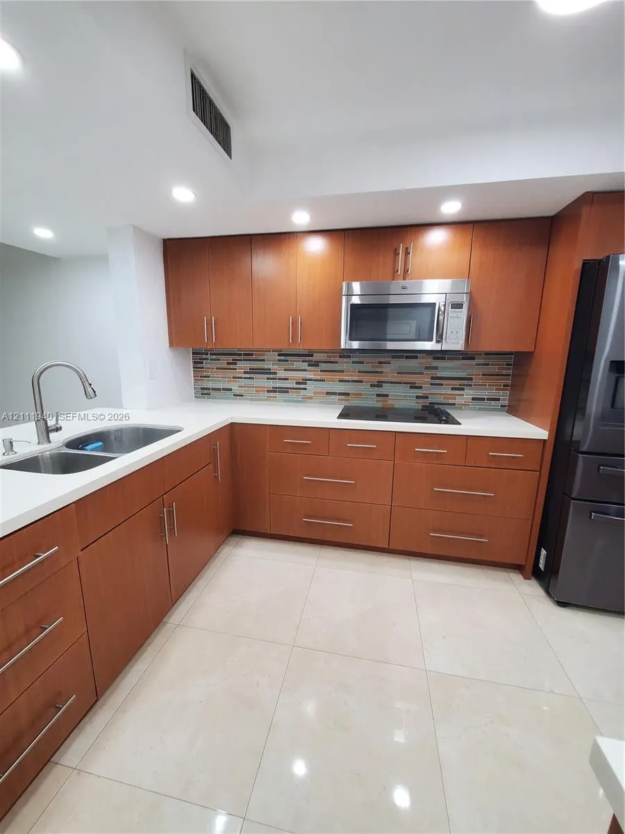 9961 NW 9th St Circle #15-18