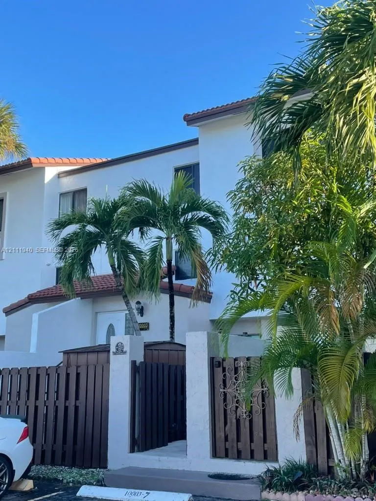 9961 NW 9th St Circle #15-18
