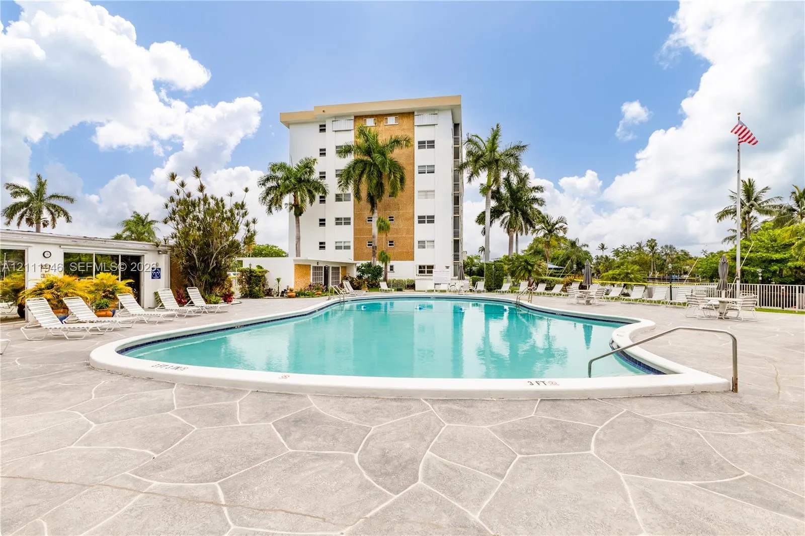 2970 NE 16th Avenue #305