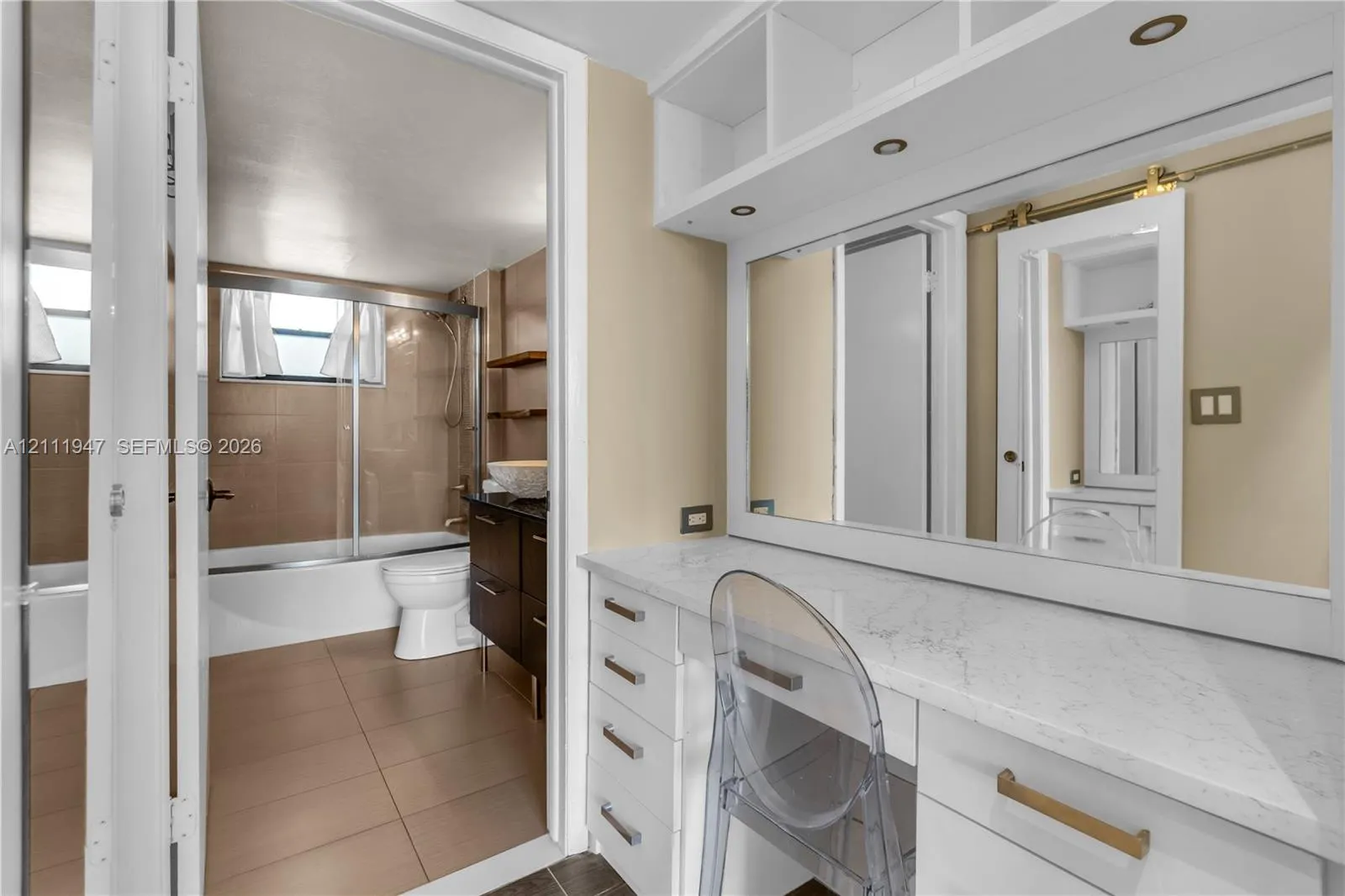 7300 Wayne Avenue #210