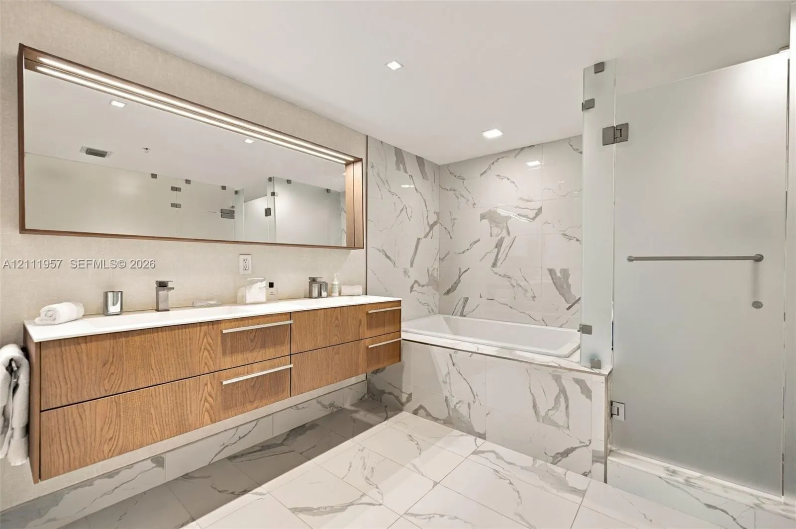 9521 E Bay Harbor Drive #904