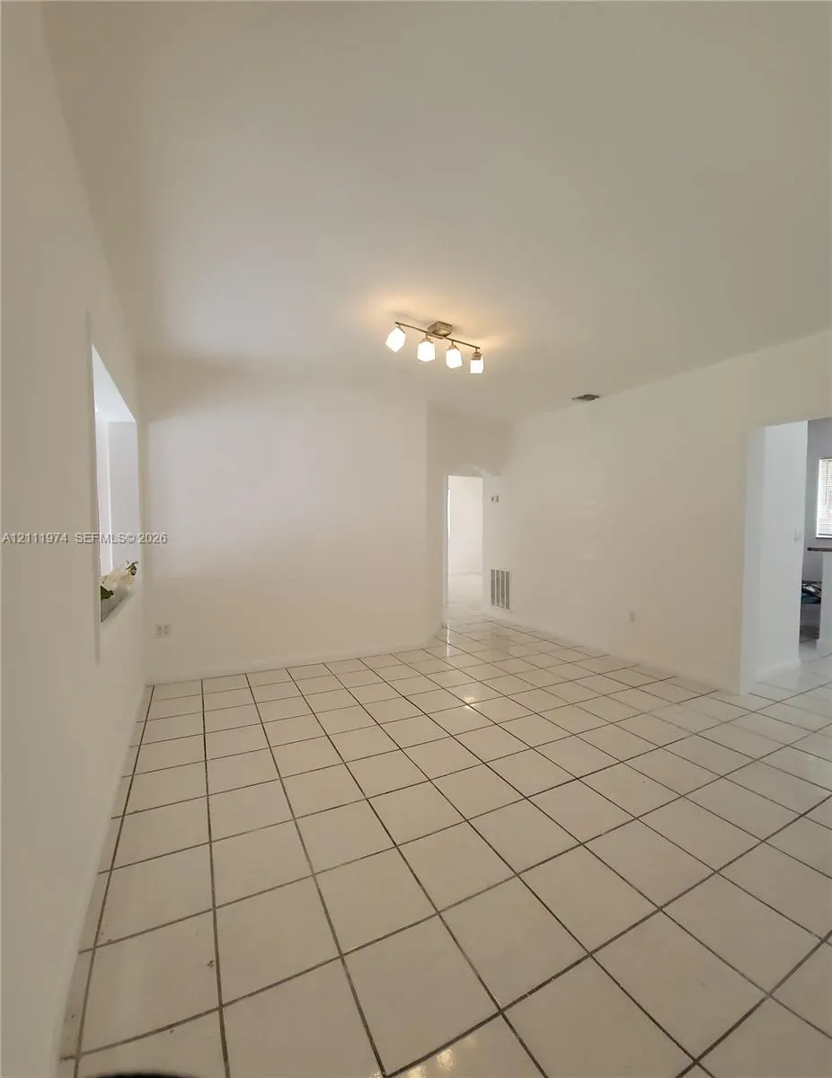 600 SW 44th Court