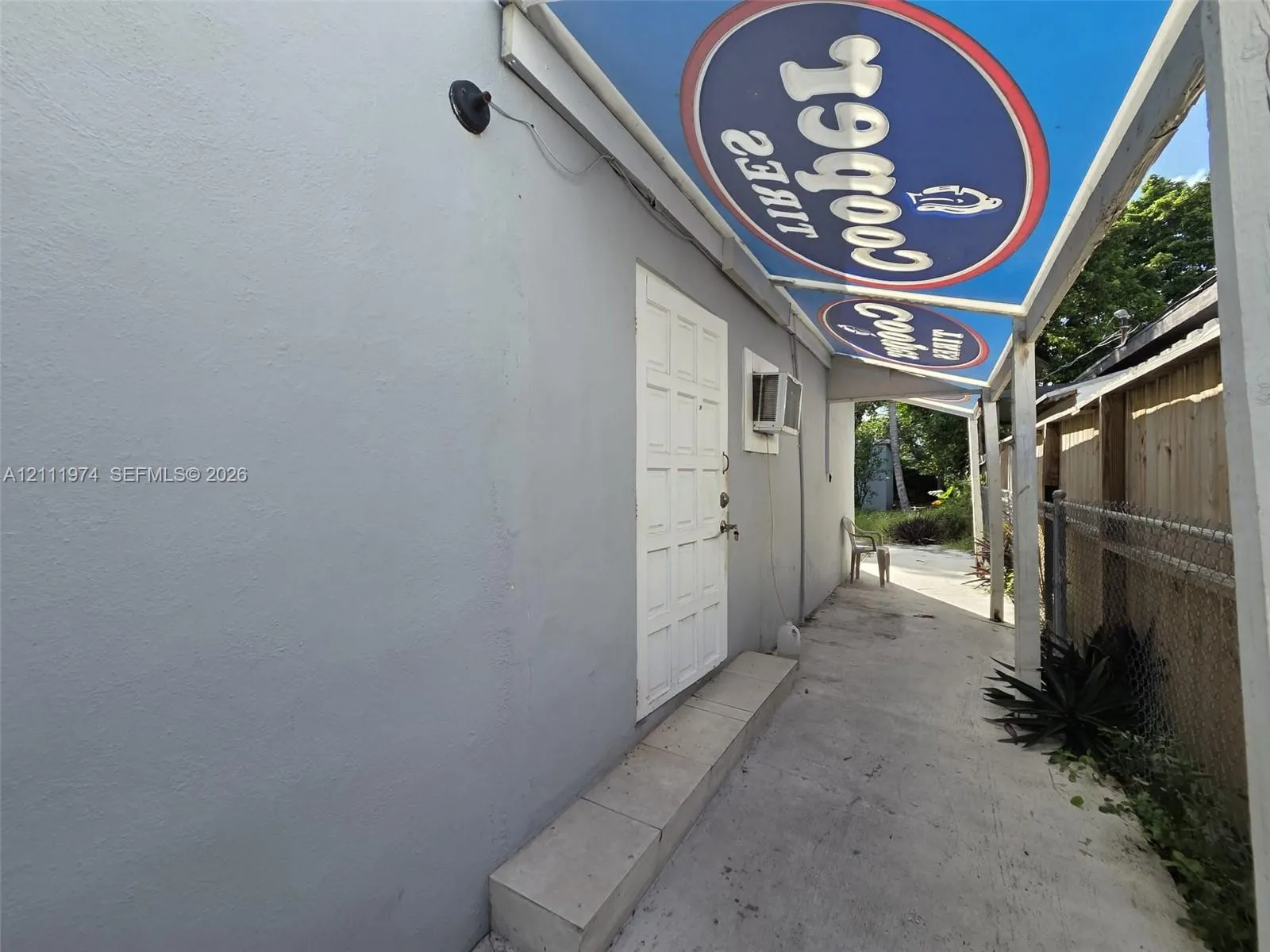600 SW 44th Court