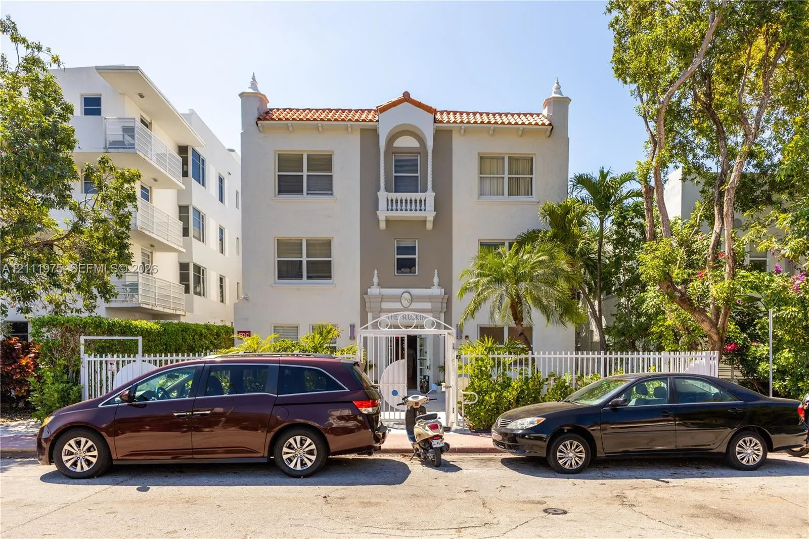 1542 Drexel Avenue #206