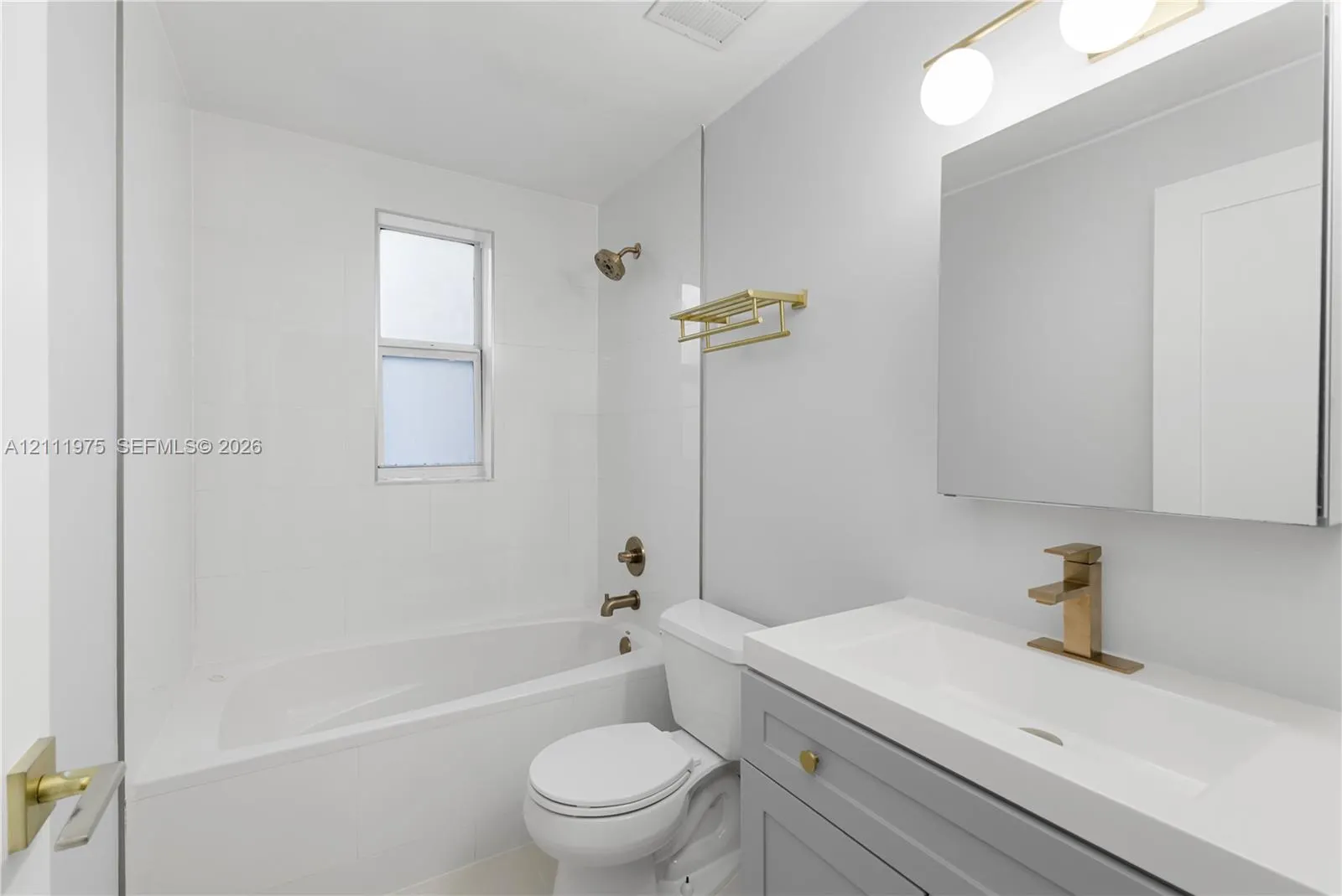 1542 Drexel Avenue #206