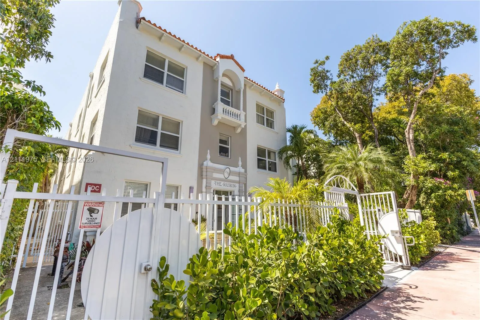 1542 Drexel Avenue #206