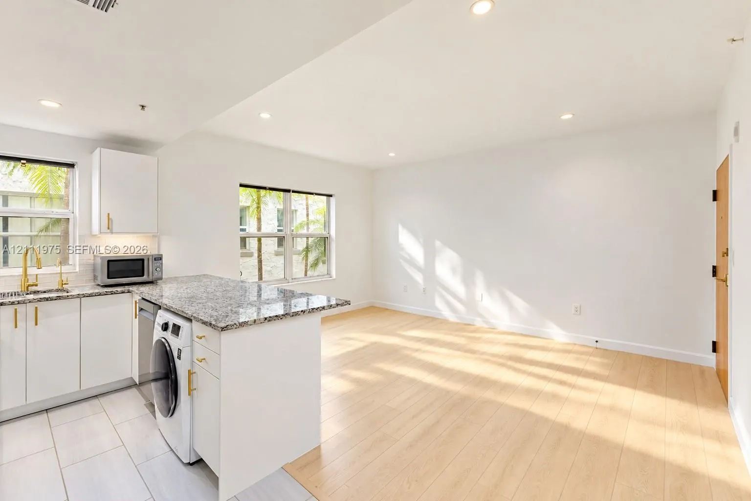 1542 Drexel Avenue #206