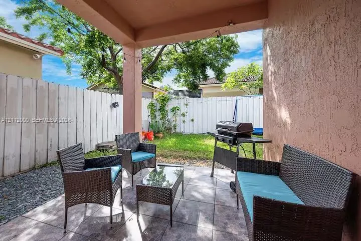 2327 NE 37th Terrace #2327