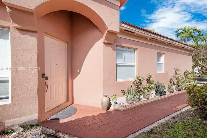 2327 NE 37th Terrace #2327