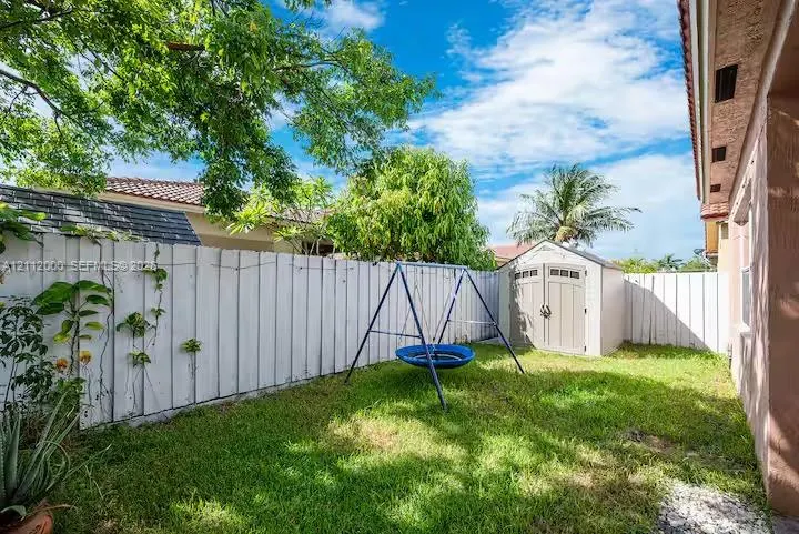 2327 NE 37th Terrace #2327