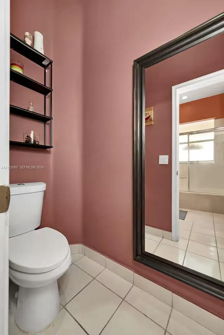 2327 NE 37th Terrace #2327