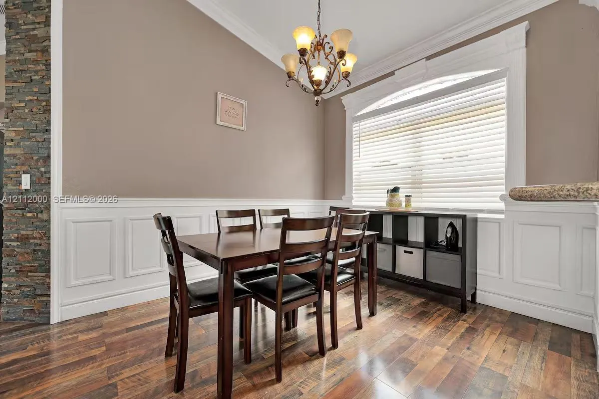 2327 NE 37th Terrace #2327